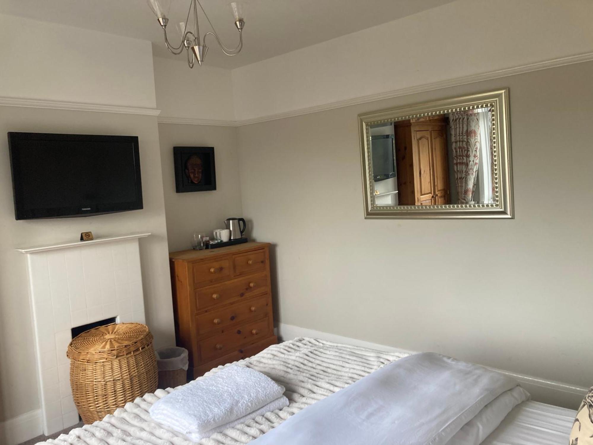 Abi B&B Cliftonville Exteriör bild